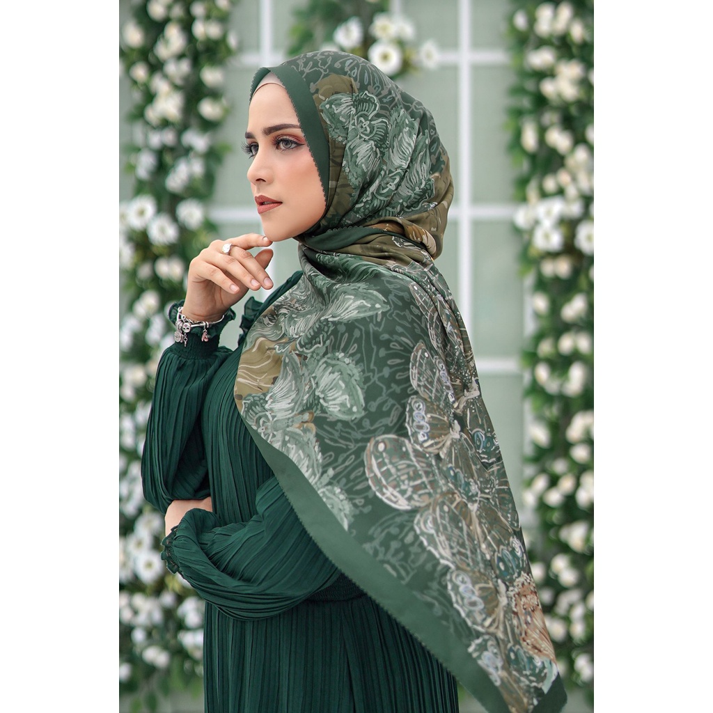 The Farsha Satin Shawl - Jungle