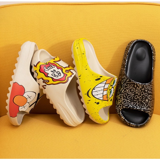 Sandal Yeezy Slide PREMIUM ELMO KAWS X KARAKTER Korea Sendal pria dan wanita Empuk Anti slip lucu terbaru murah / Sandal Rumah / Sandal Kamar Mandi / Sendal Pantai Ringan Empuk