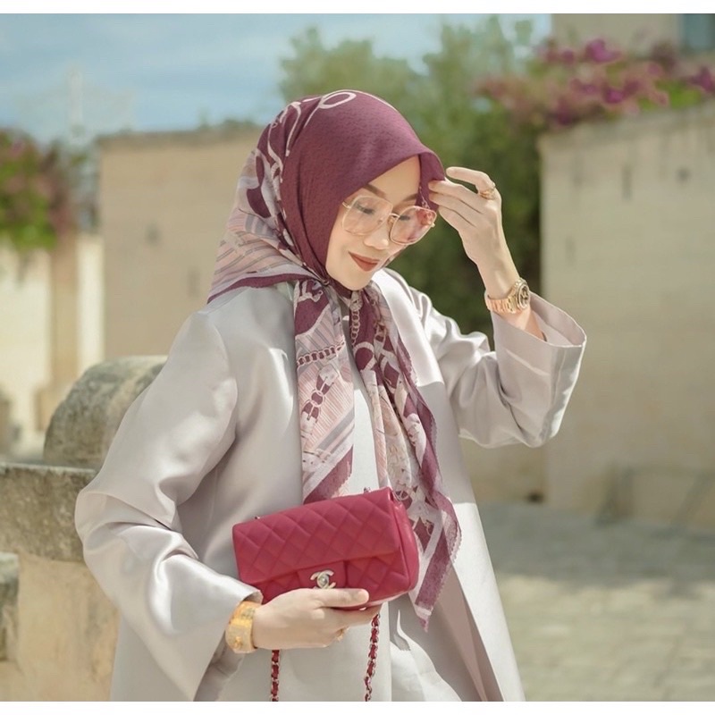 chain series buttonscarves