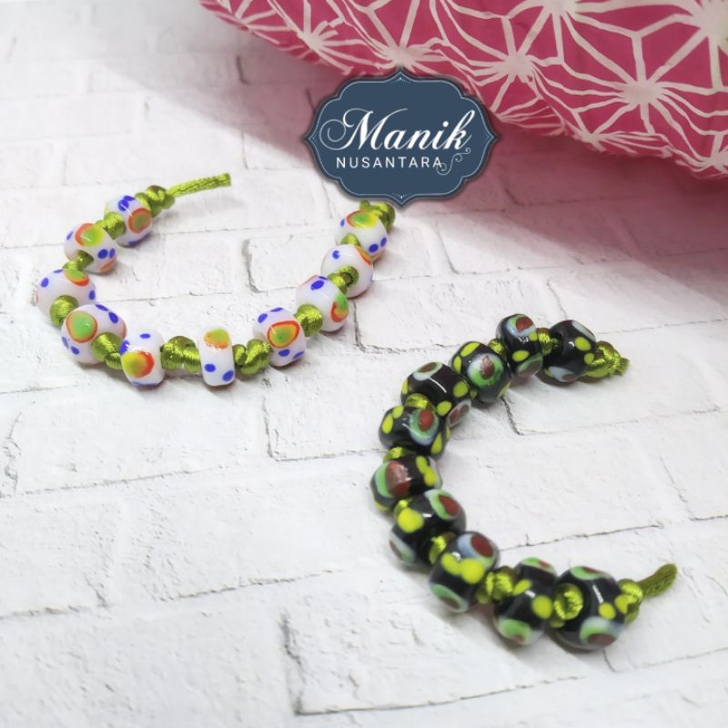 Manik Nusantara Kaca Hitam / Putih Motif 4mm