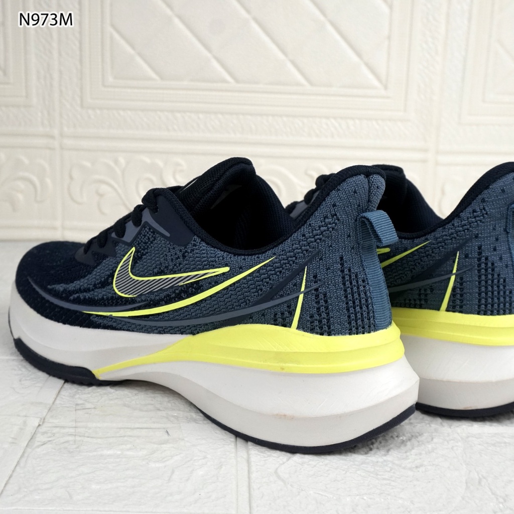 SEPATU COWOK NK AIR ZOOM N973M