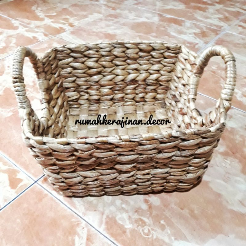 

hamper enceng handle bulat / keranjang encenggondok / keranjang parcel / hampers natal / hampers lebaran / hampers basket / wadah buah