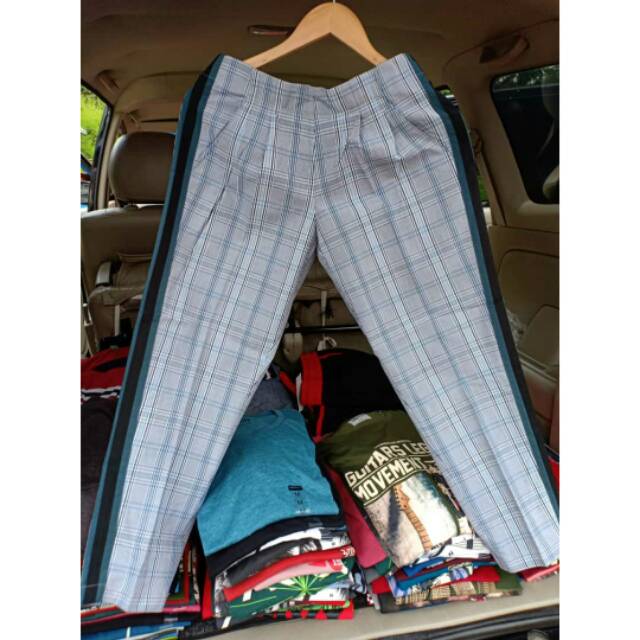 Celana cewek Details