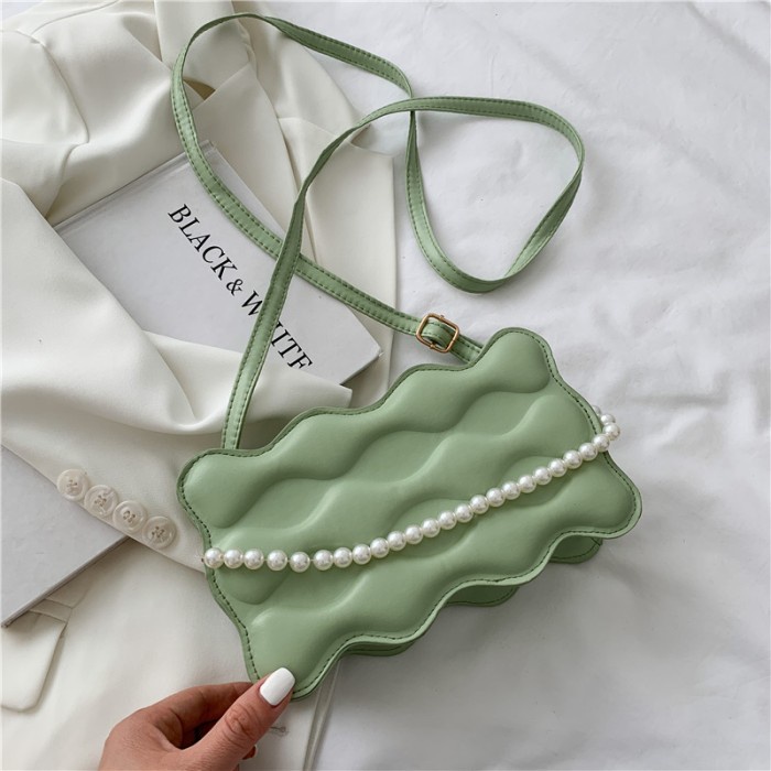 Tas Selempang Wanita Funatic Mutiara  Fashion Korea FA1004 Hijau N5H5 Nyaman Viral Viral 2021 Termur