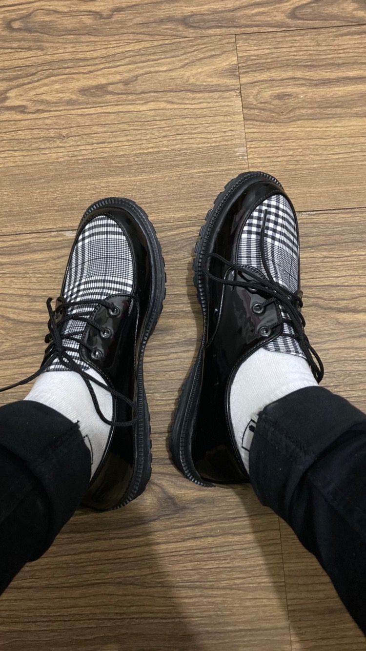 Sepatu Wanita Premium Tali Kasual Style Korea / Sepatu Black Glosy Variasi Kotak 099