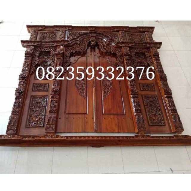 Pintu gapura gebyok ukir jepara