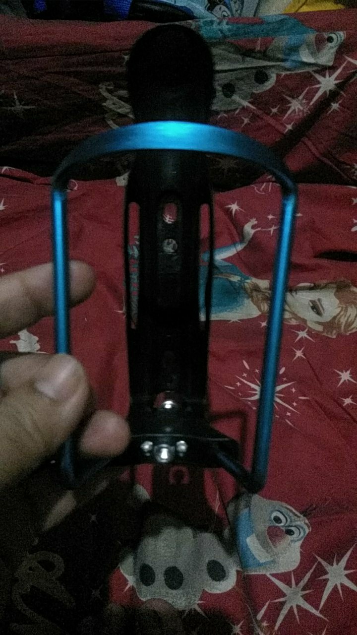 Holder Botol Minum Bahan Aluminium Untuk Sepeda Gunung