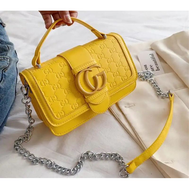 

Kode : SALE ELJ 5145IDR : 120 rbBahan : Kulit Puukuran: 14 x 22 x 6cm