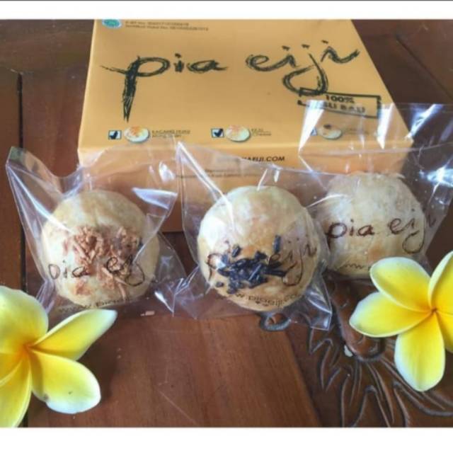 

Pia Eiji 3 rasa (coklat,keju,kacang ijo)