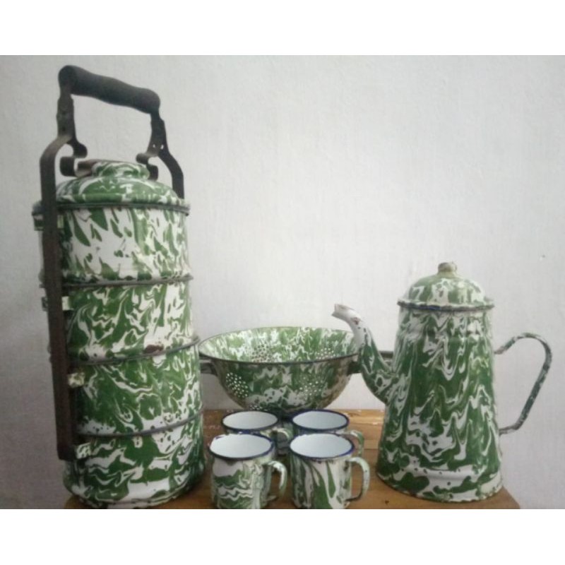 Rantang enamel blirik