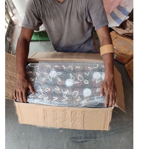

Bubble wrap packing supaya aman untuk pengambilan kolian,bubble wrap