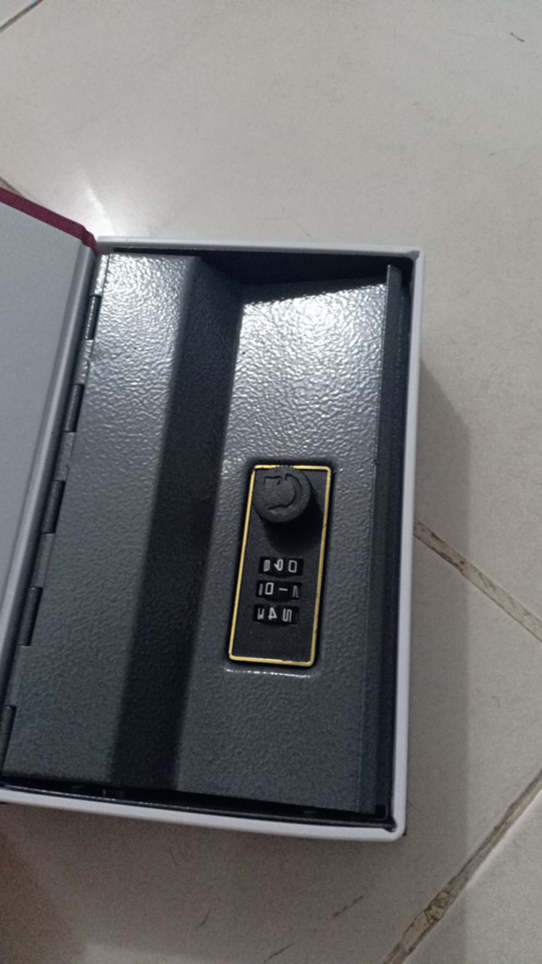 Brankas Model Buku Kamus Password Lock - Kotak Penyimpanan Rahasia - Kotak Buku Kamus