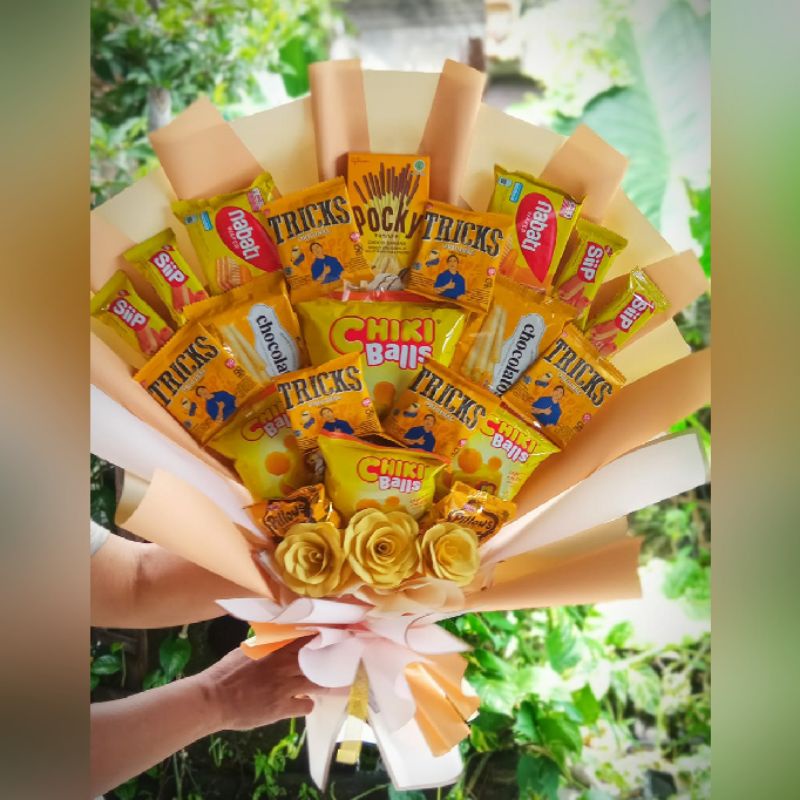 Bouquet Snack Yellow Version with Paper Flowers Bucket | Buket Versi Kuning | Medium to Large