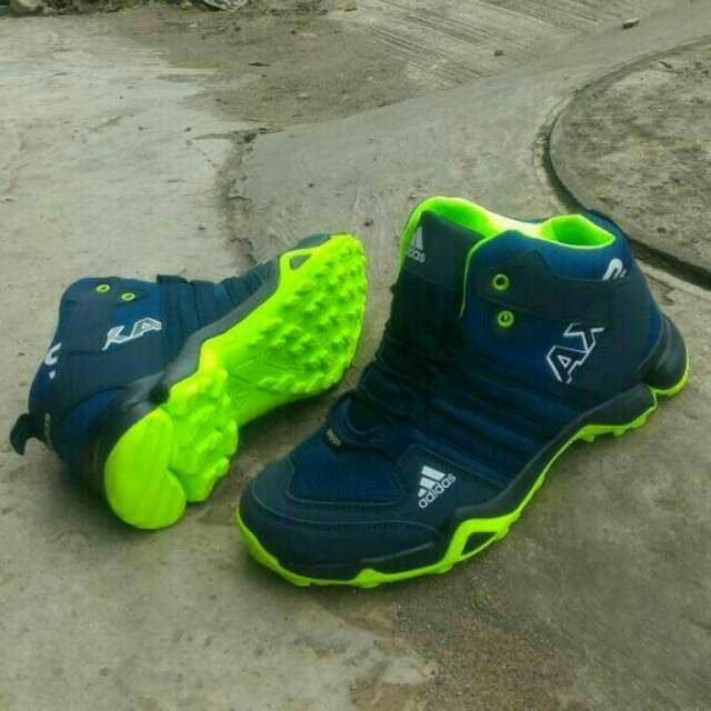 Sepatu Adidas AX2 Hiking Tracking