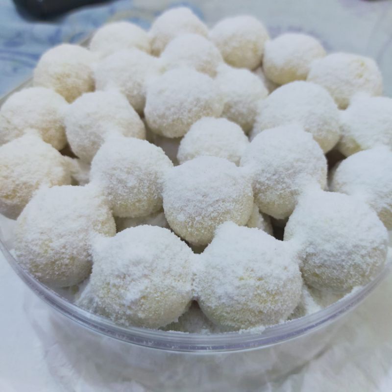 

Kue Putri Salju