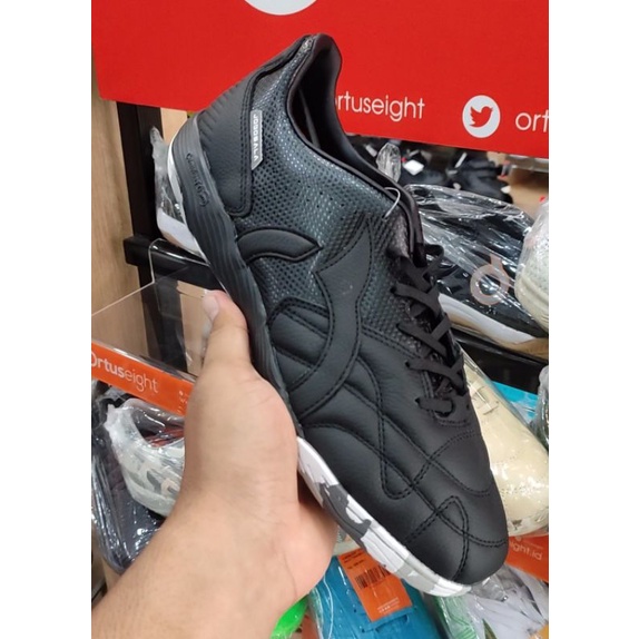 Sepatu Futsal Ortuseight Jogosala Revolt Leather Black/Camo Original