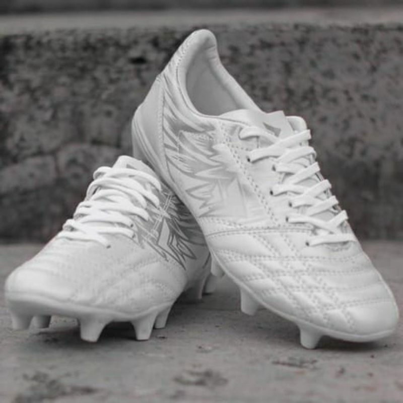 sepatu sepak bola sevspo garuda white and silver