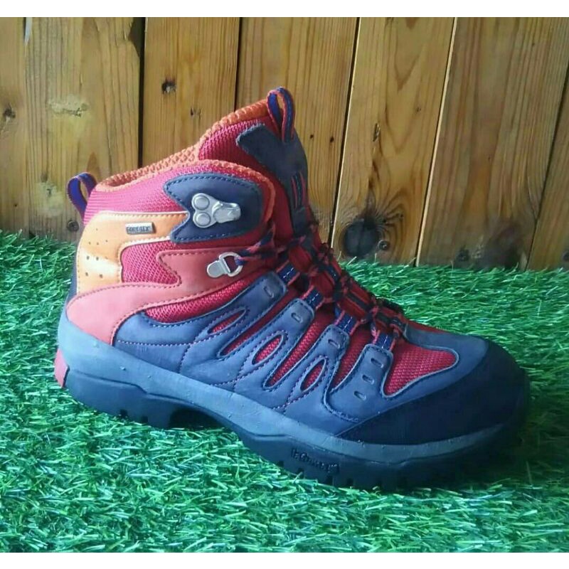 sepatu gunung lafuma