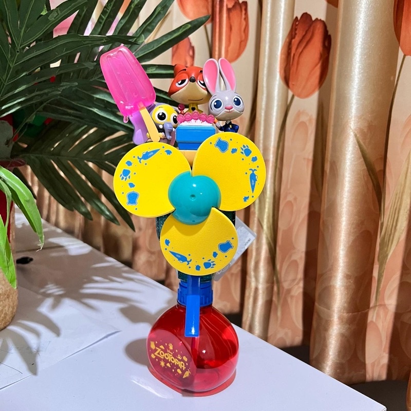 kipas dan semprotan air zootopia original disneyland disney store
