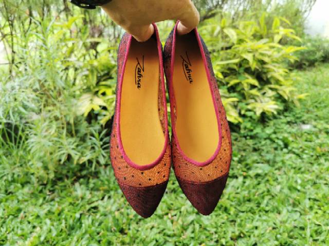 Arlaine - Lucia flatshoes sepatu brukat sepatu flat shoes wanita flatshoes polkadot [Marun]