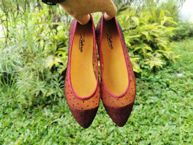 Arlaine - Lucia flatshoes sepatu brukat sepatu flat shoes wanita flatshoes polkadot [Marun]