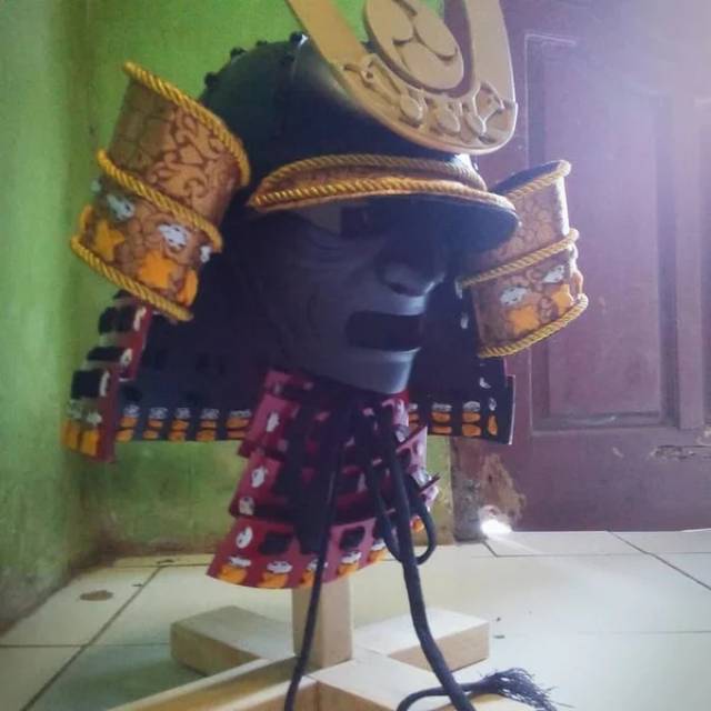 Topeng mask samurai helm samurai kabuto cosplay pajangan