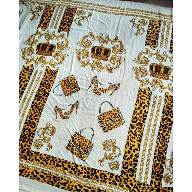 Kain maxmara lux putih motif sepatu tas mahkota leopard rantai emas gold