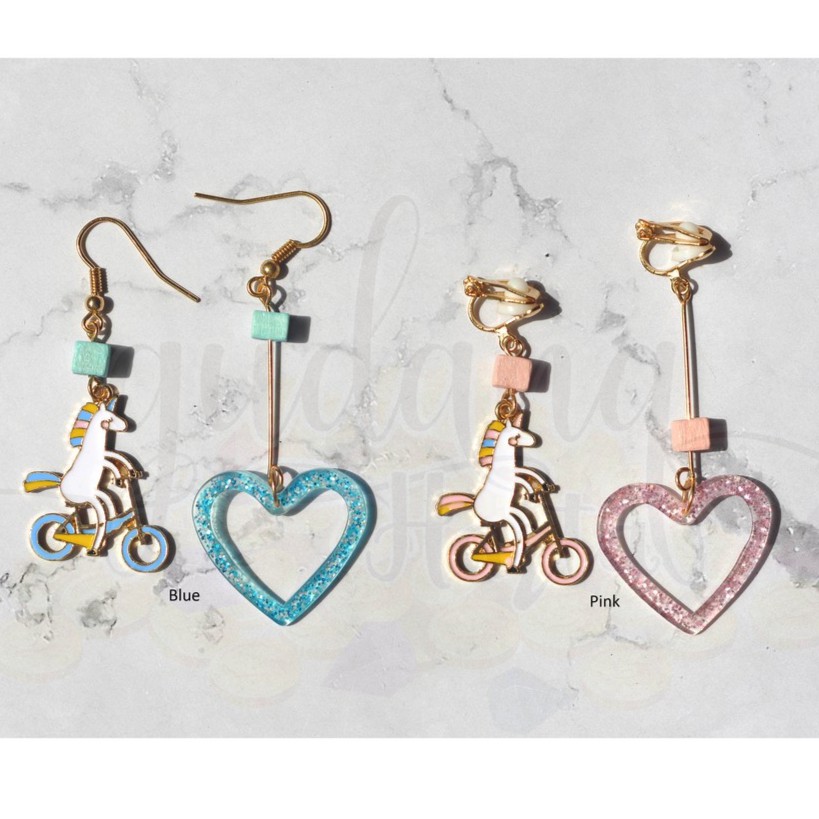 Anting Jepit Unicorn Riding Bike and Glitter Heart Asimetris Panjang Lucu Unik GH 203488