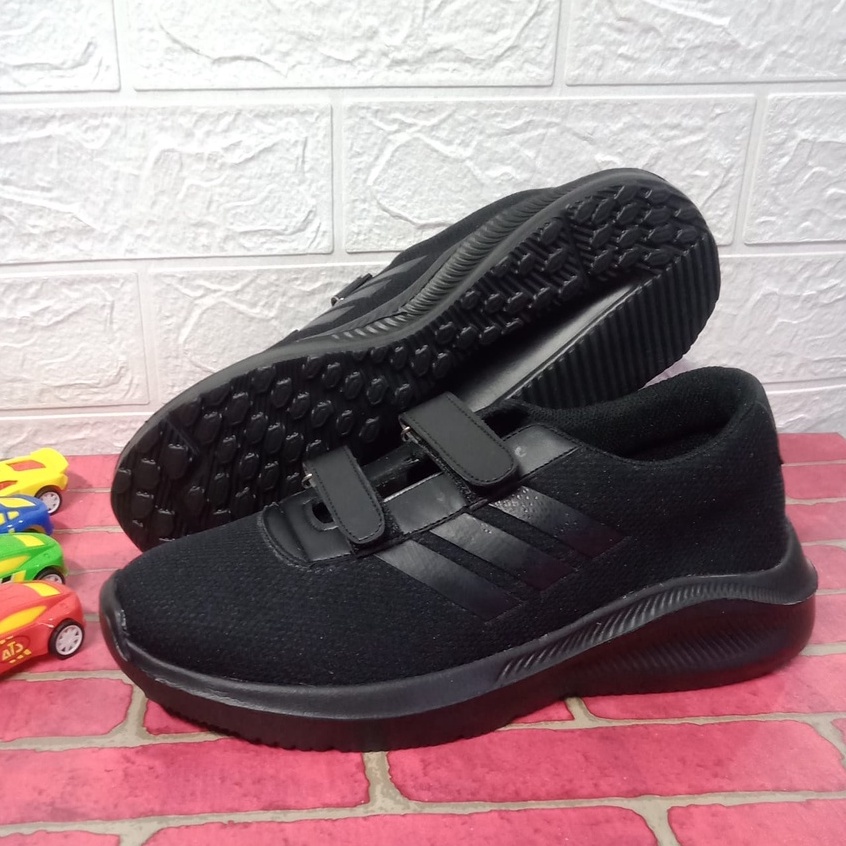 Sepatu anak sepatu ukuran 26-37 sepatu sekolah anak Tanpa Tali Sepatu Hitam polos