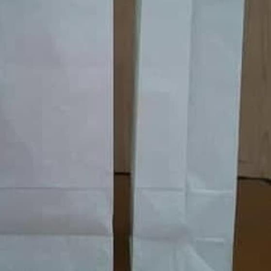 

➢ Goodbee Paper Bag 40 - White Kraft - Medium - Kantong Kertas Goodbee White - 100pcs ♣