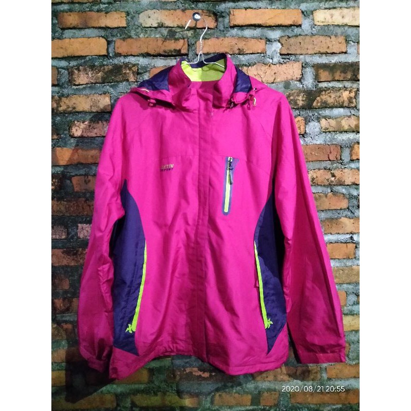 Jaket Gunung Active