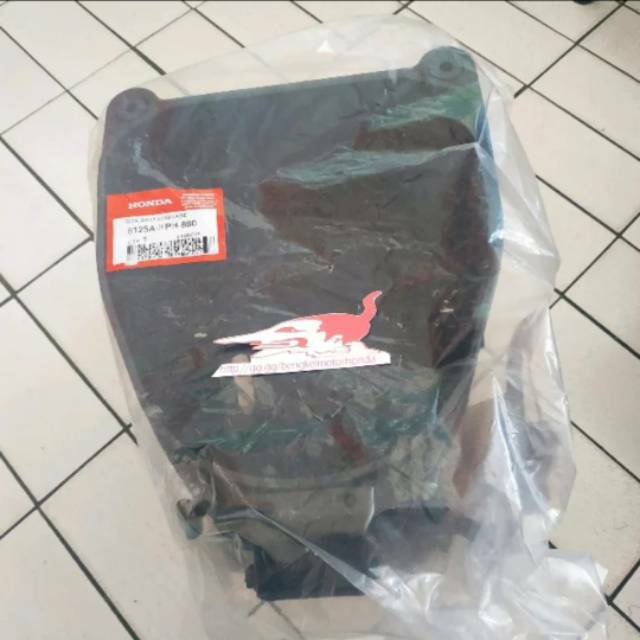 Box Bagasi Helm Luggage Motor Bawah Jok Supra X 125 Karisma Ori AHM 8125AKPH880
