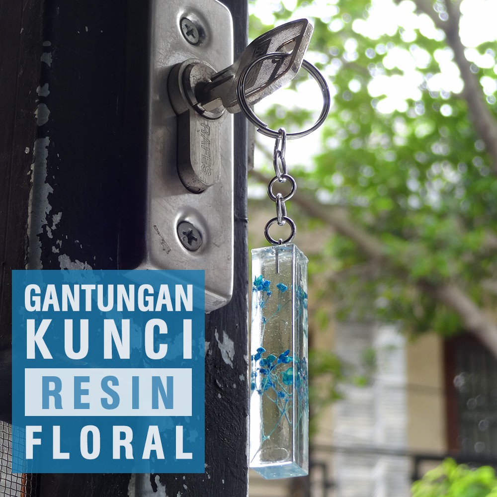 Gantungan Kunci (Keychain) Floral Resin Bening
