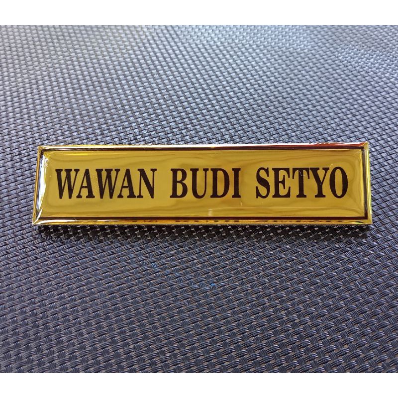 Name Tag Papan Nama Warna Gold Emas Mengkilat - Peniti - Magnet #Name Tag Indonesia