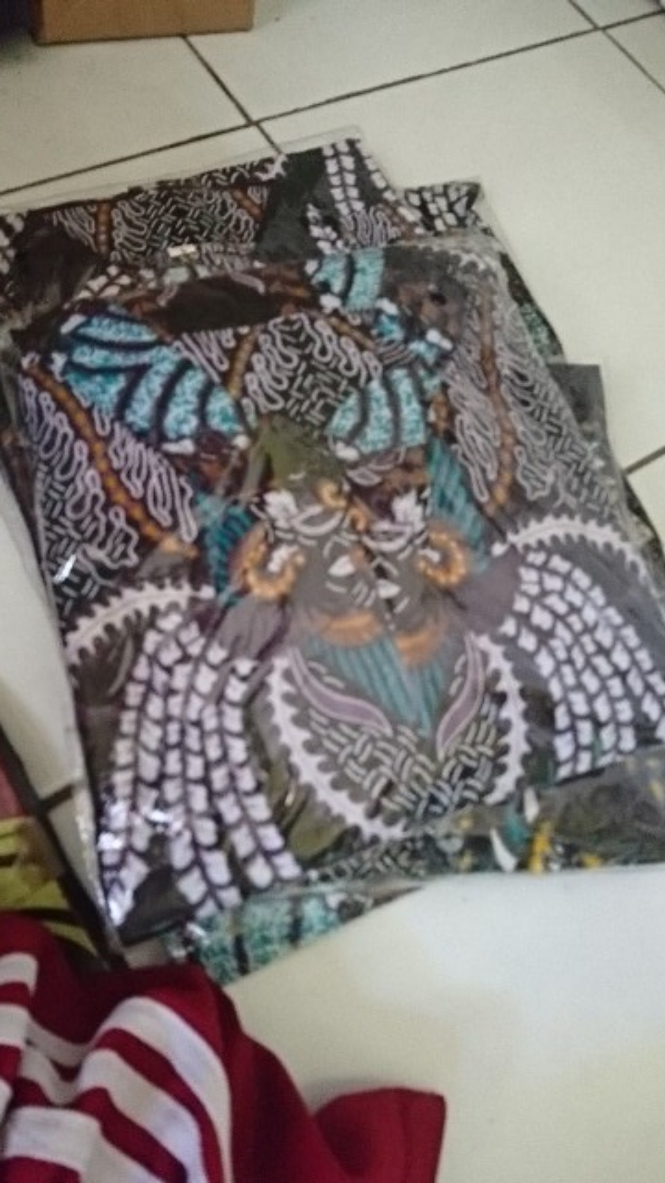 Batik Couple Batik Keluarga Ibu Ayah Dan Anak Maura Couple Sania Ruffle Modern ( Madu Hijau )