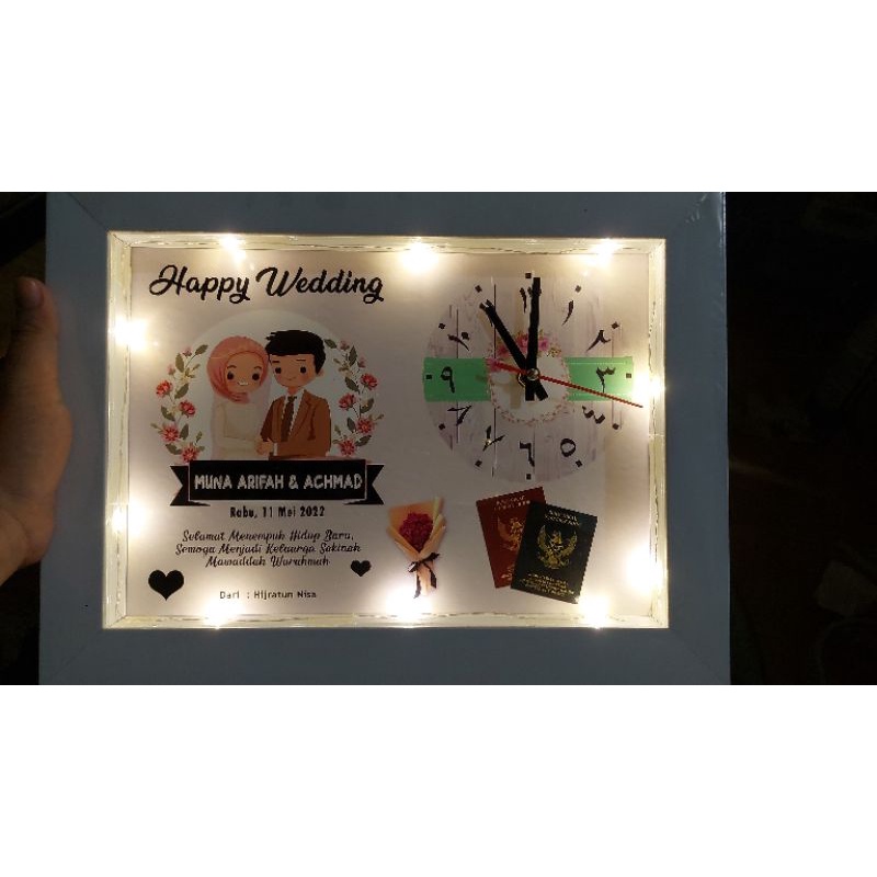 

KADO PERKAWINAN COSTUM | KADO PERNIKAHAN KADO ULANG TAHUN | WISUDA COSTUM JAM + LAMPU