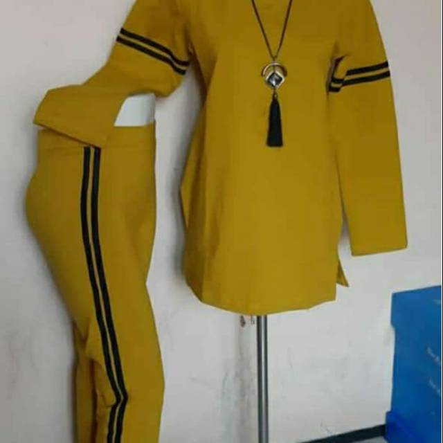 Baju olahraga persit