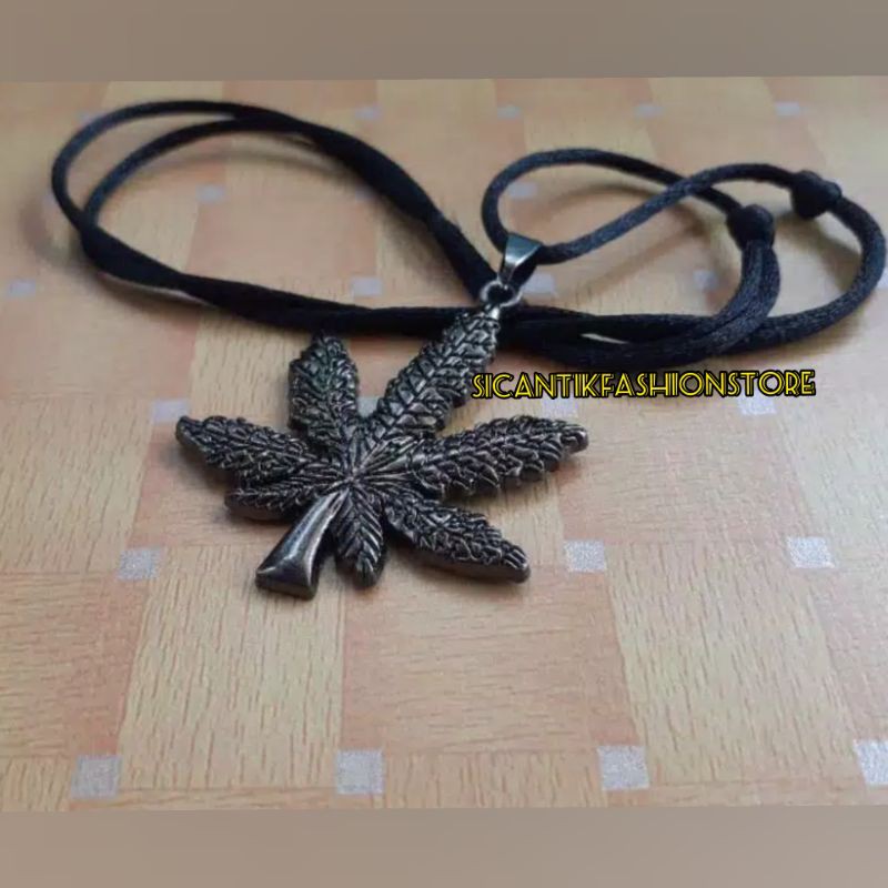 (PROMO)Kalung tali bandul Pria bisa tarik ulur motif Daun anti karat