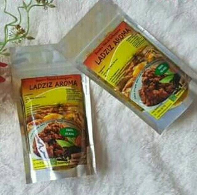 

Stiker label 7*10cm ( desain+cetak stiker)