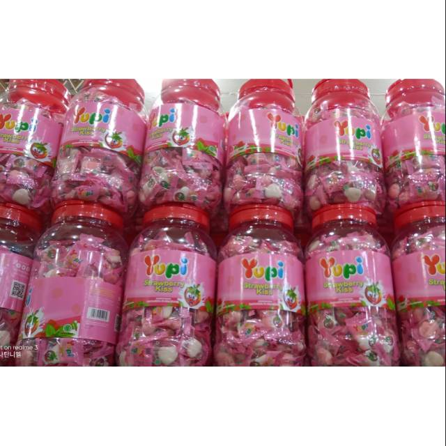 

Yupi Strawberry Kiss Toples