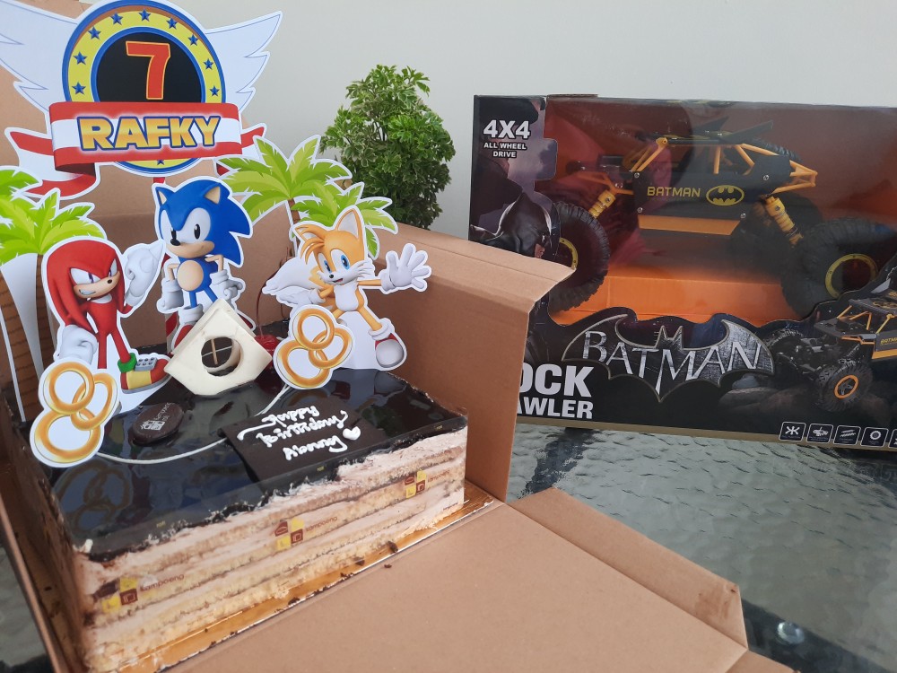 Topper Birthday Cake Sonic