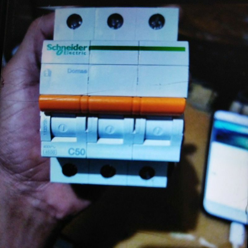 mcb schneider 3p c50 50 amper