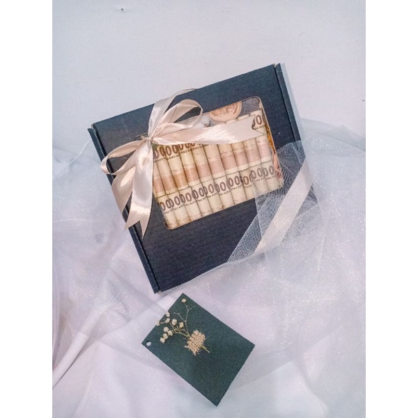 Money box, buket bunga, hadiah bunga kering, dried flower, hadiah ulangtahun, kado wisuda, engagemen
