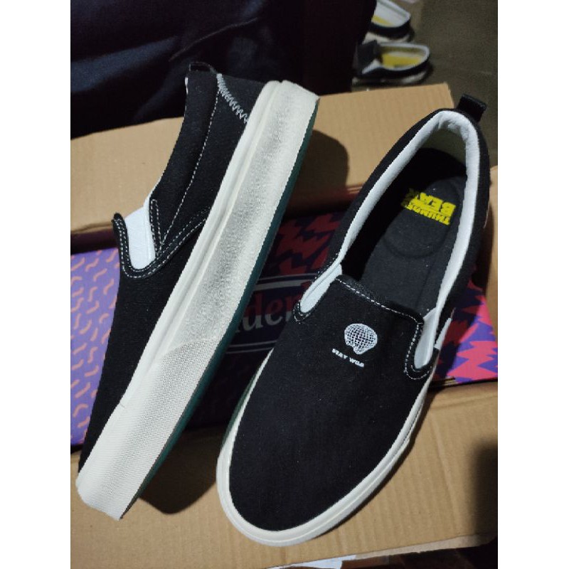 Sepatu Slip On Voltaire SW Thunder Bear 42