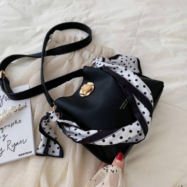 GI 1048 LT 1661 RISCE TAS SELEMPANG IMPORT WANITA CEWEK PEREMPUAN BATAM EL 319 B CR 7102 BQ 2558