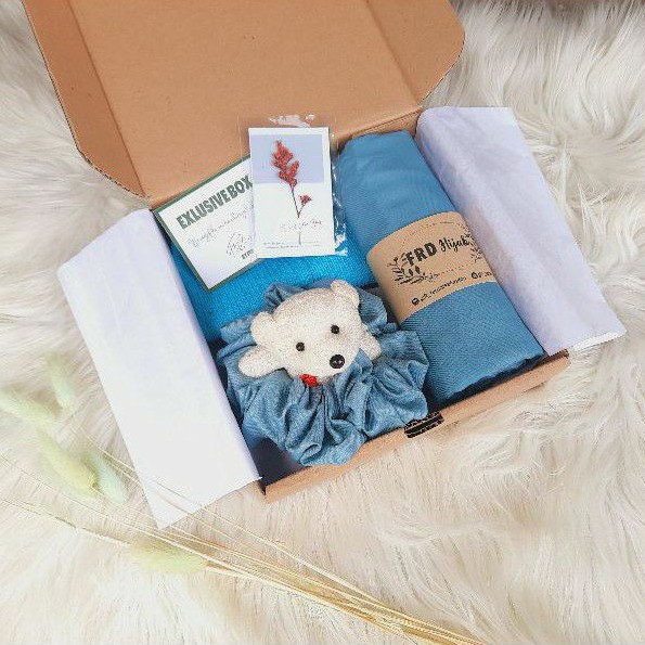 HAMPERS HIJAB SEGI EMPAT scrunchie cepol ciput boneka ekslusif