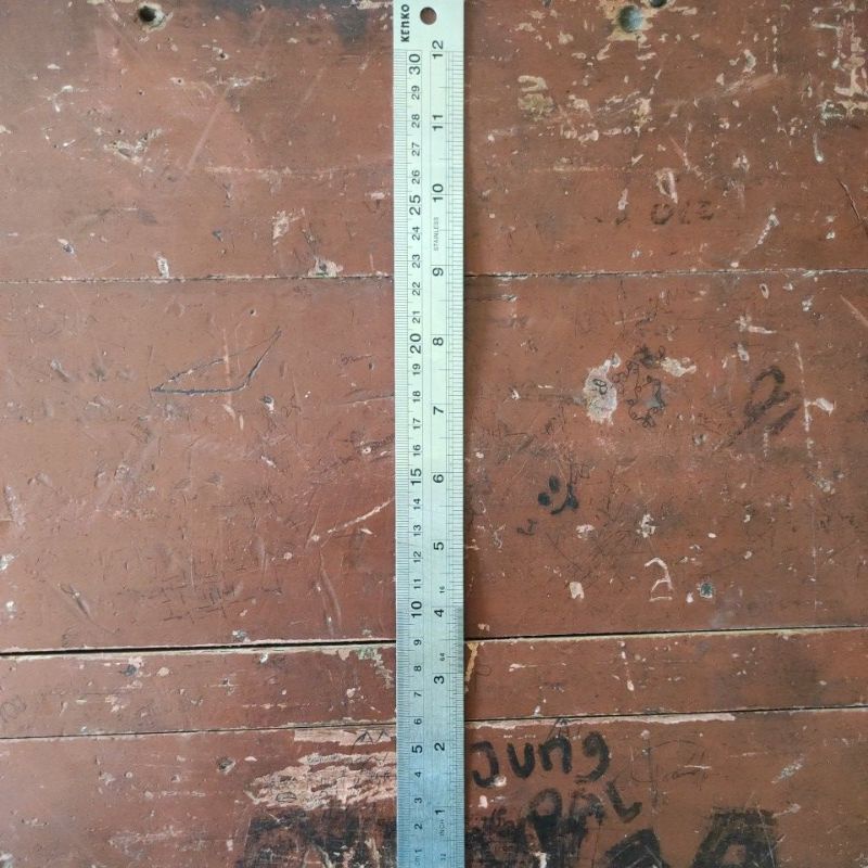 

Penggaris Besi 30 cm