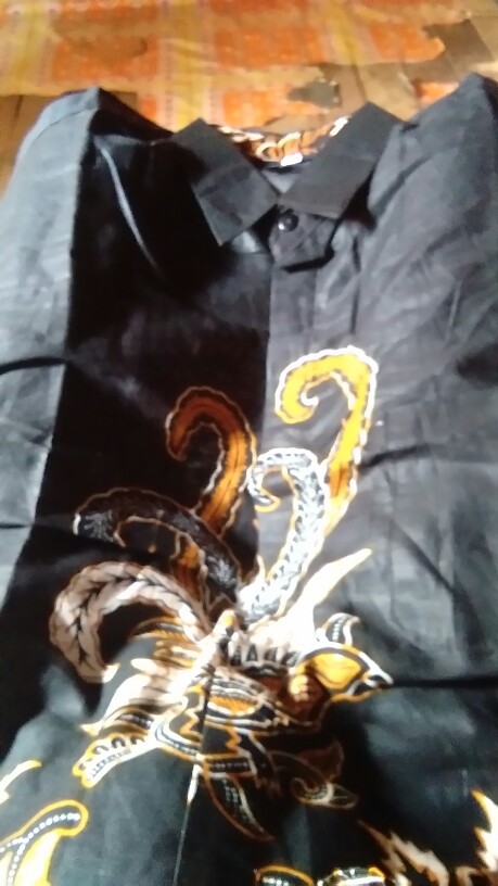 Kemeja Batik Pria Motif Ayam Ketawa