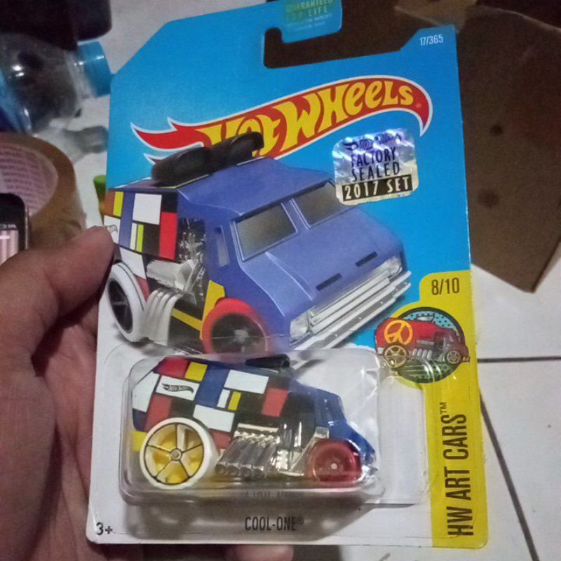 mainan mobil hotwheels kado cool one biru murah laris semarang