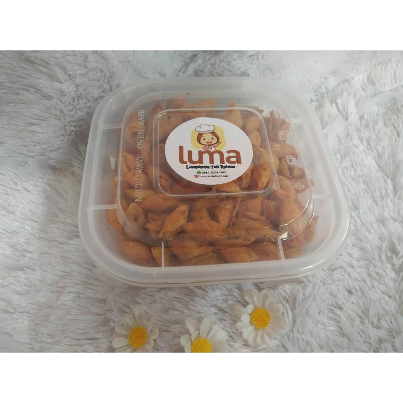 

Lumpia Kering rasa PEDAS 250gram